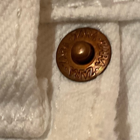 Zara Denim Jean Shorts Destroyed high rise white booty shorts on trend s… - Picture 5 of 6